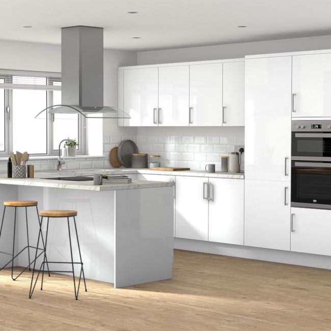 Hjørneliste til høj vægskab GoodHome Alisma 89,5 x 5,9 cm hvid højglans
