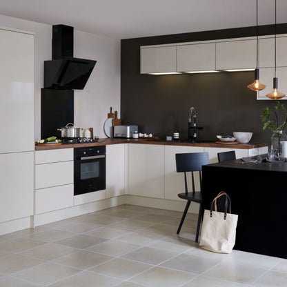 Hjørneliste til højskab GoodHome Stevia 89,5 x 5,9 cm i cremet blank finish