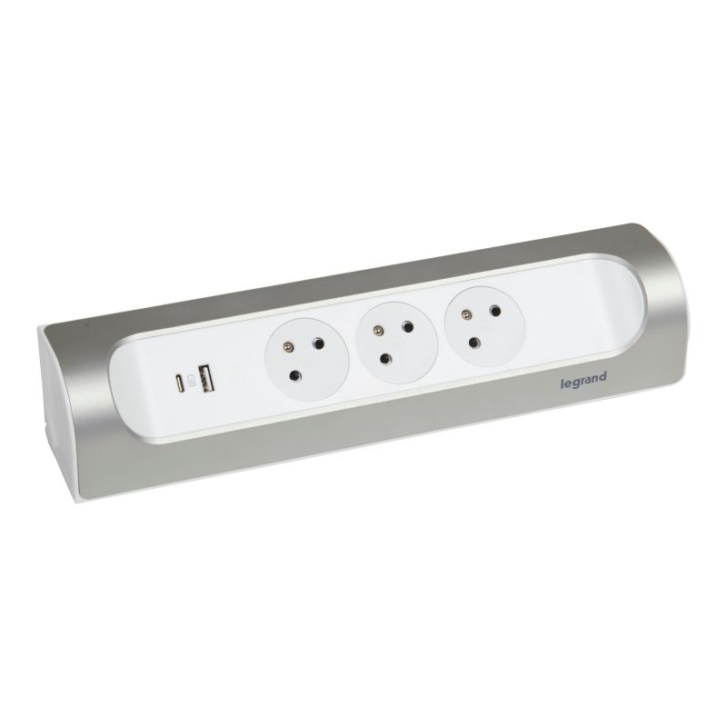 Legrand hjørneforlænger med 3 jordede stik og USB-porte