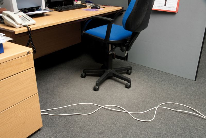 Halvrund gulvkanal til kabler D-line 60 x 12 x 1800 mm sort