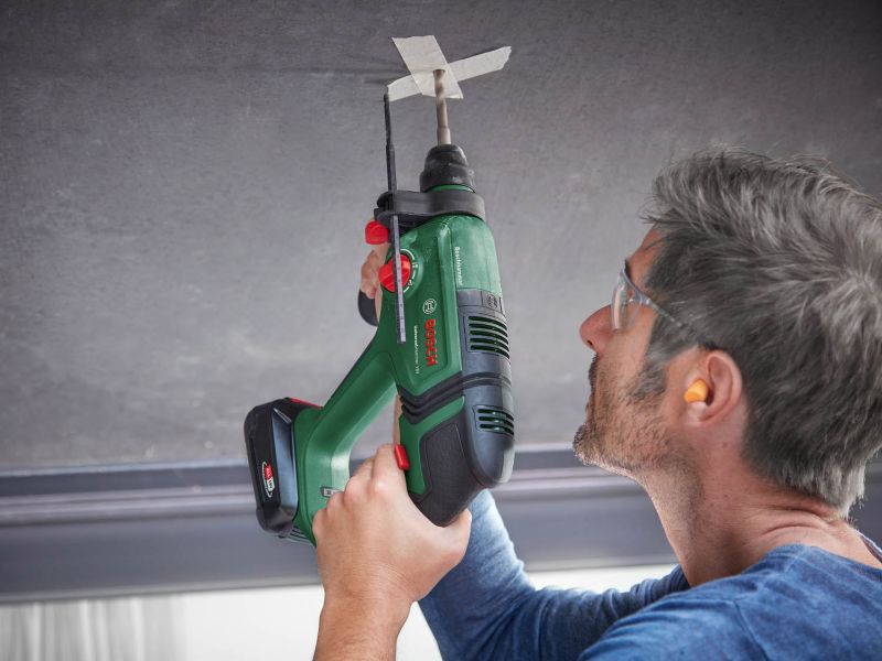 Bosch Universal 18 V borehammer uden batteri
