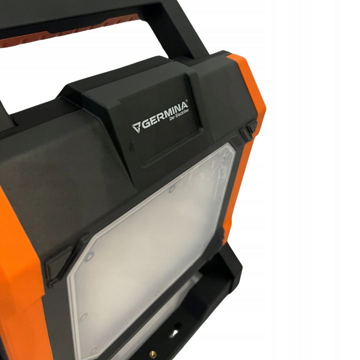 Bærbar LED-projektør GERMINA 55W med 2 IP54-stik, 1 stk.