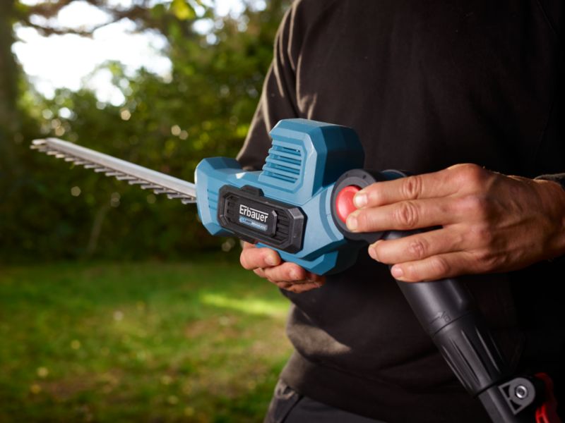 Erbauer 18 V akku-hækkeklipper med teleskoparm 45 cm uden batteri