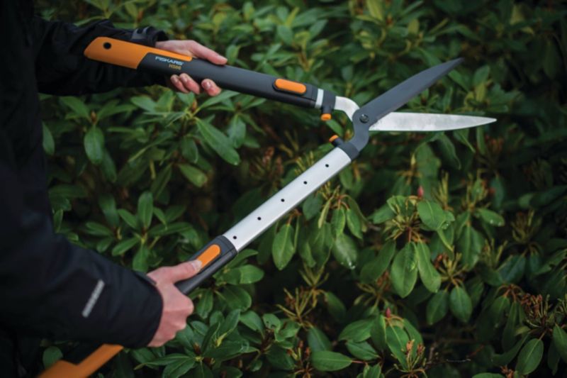 Fiskars SmartFit HS86 hækkesaks med teleskophåndtag