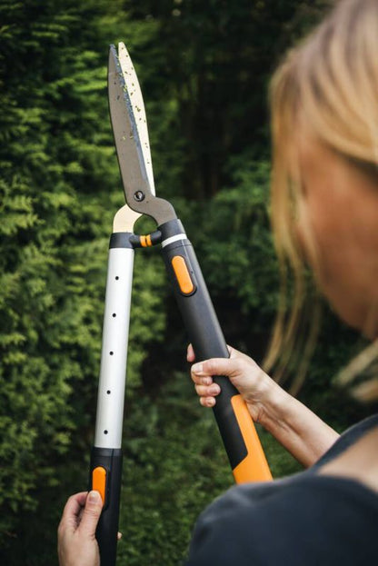 Fiskars SmartFit HS86 hækkesaks med teleskophåndtag