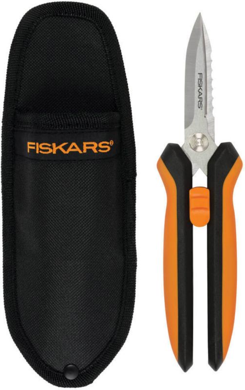 Fiskars Solid SP320 multifunktionelle græssakse