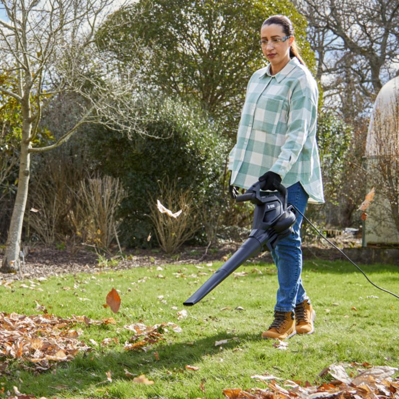 MacAllister 3000 W blæser og løvsuger