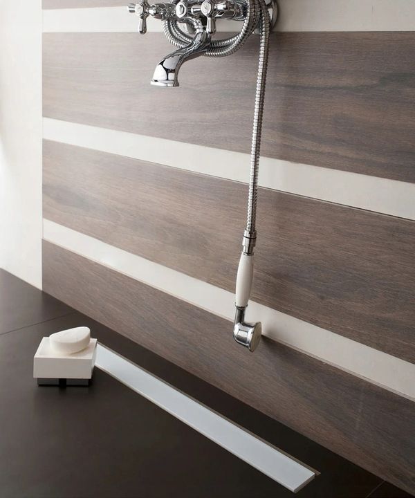Pestan Confluo DRAIN LINE 850+ lineært bruseafløb med hvidt glas 85 cm, 1 stk.