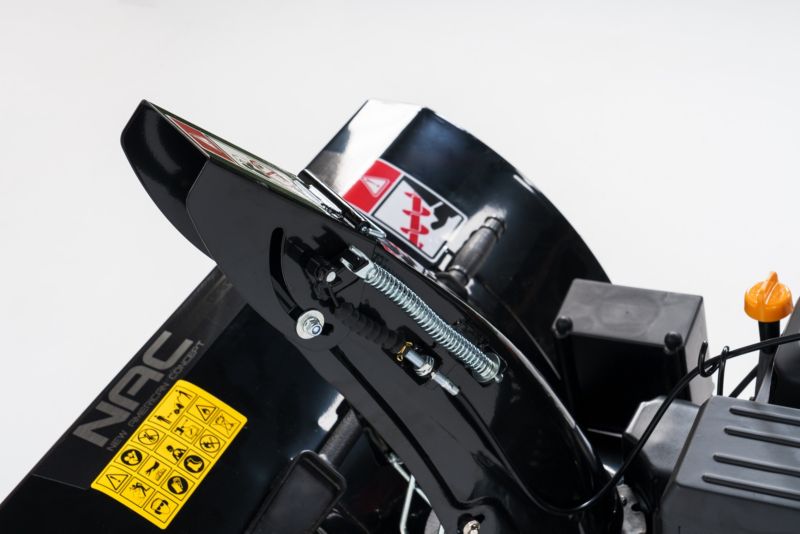 Benzindrevet snefjerner NAC 4,4 kW 76 cm