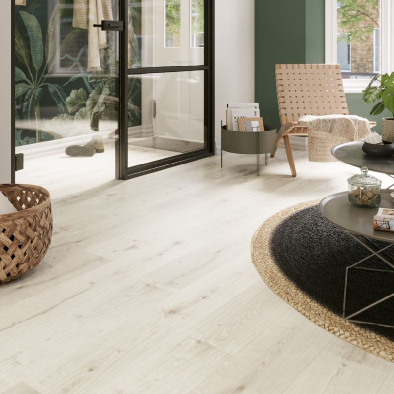 GoodHome Rowley laminatgulvpaneler AC4 lys grå 1,99 m²