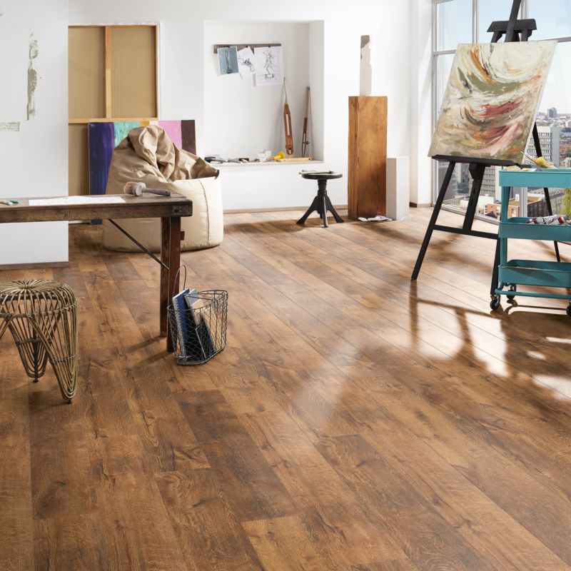 Laminatgulv Dąb Shasta AC4 128,8x19,5 cm Rød 2,51 m²