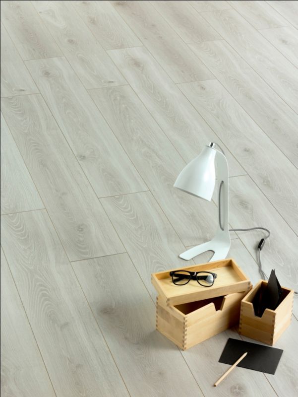 Laminatgulv Dąb Turmero 128,6x19,2 cm 2,222 m²