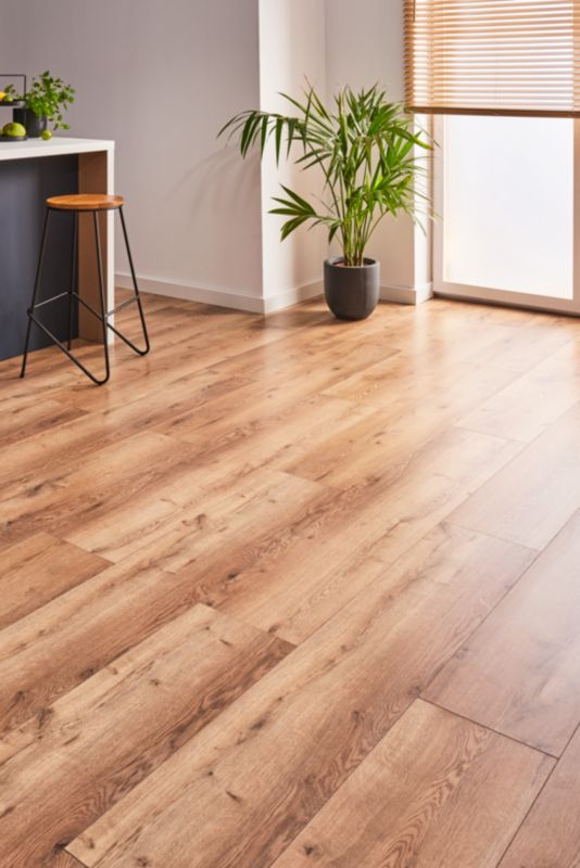 Laminatgulv Eg Pedro 125,5x28 cm Brun Vandtæt 2,15 m²