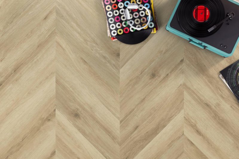 Floornity SPC vinylgulvpaneler i sildebensmønster, Eg Annabelle, 1,44 m²
