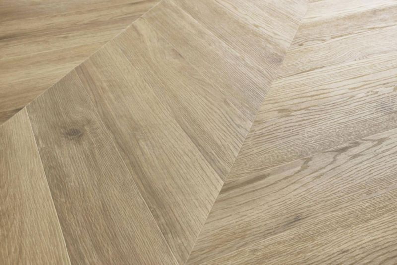 Floornity SPC vinylgulvpaneler i sildebensmønster, Eg Annabelle, 1,44 m²