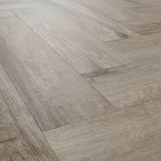 Vinylgulvpaneler i sildebensmønster Floornity SPC Skotsk Eg 1,402 m²