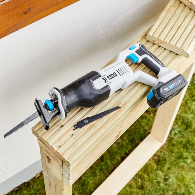 MacAllister 18 V bajonetsav med 1 x 2,0 Ah batteri