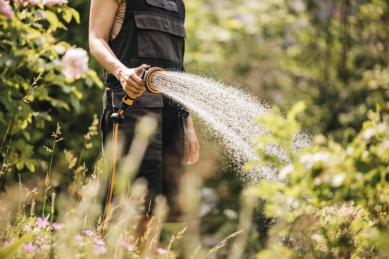Fiskars Multi Comfort sprøjtepistol i sort og orange