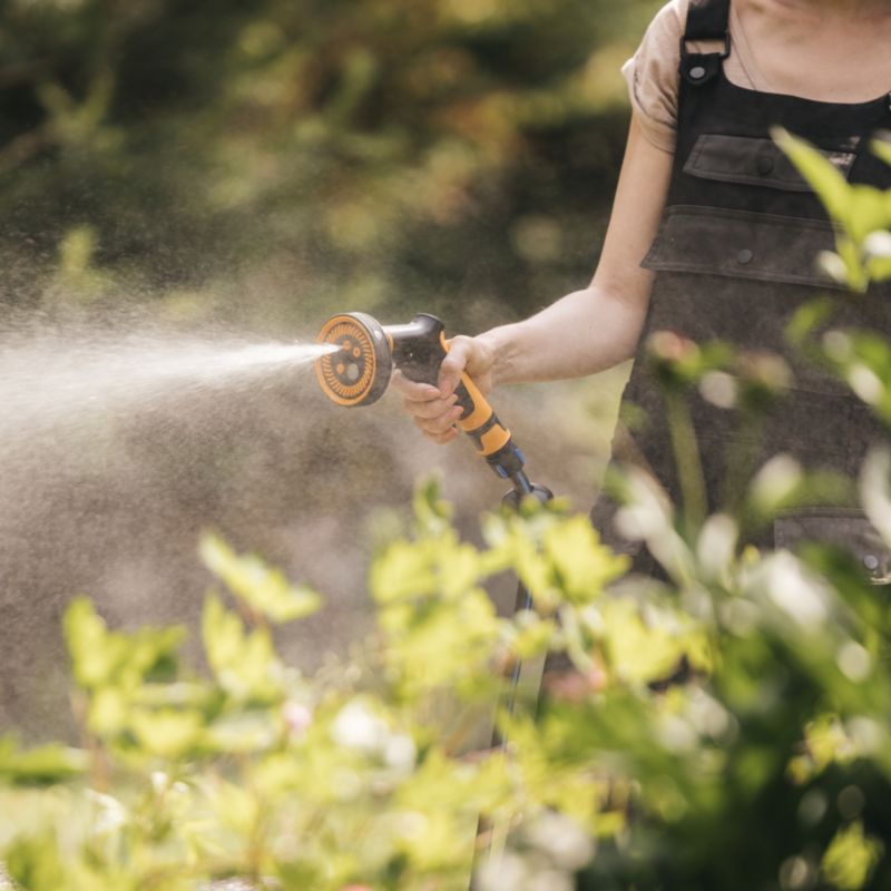 Fiskars Multi Comfort forreste aftrækker sprøjtepistol i sort-orange