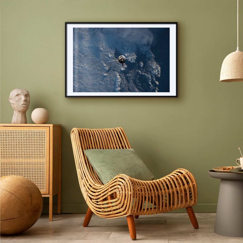 Artgeist plakat Blå planet 90 x 60 cm med sort ramme, 1 stk