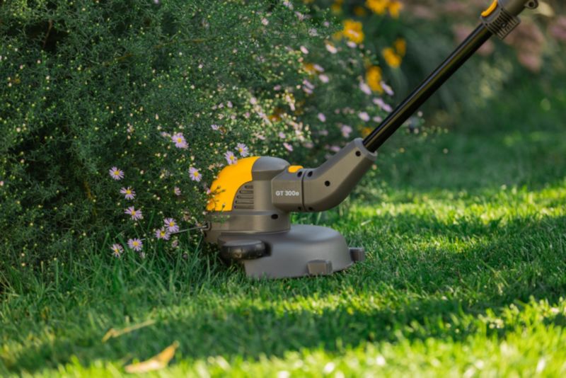 Stiga 300E akku-rydder med 30 cm klippebredde
