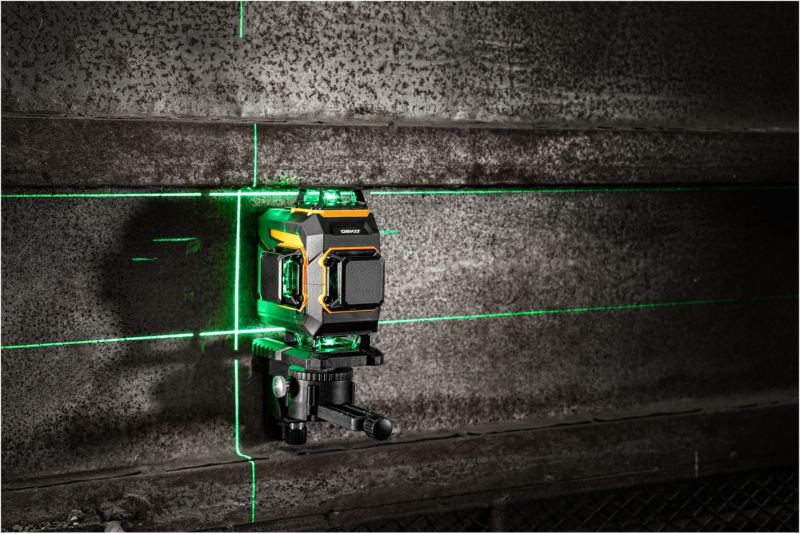 DEKO 4D planlaser med 360° krydslaser i grøn farve, komplet sæt