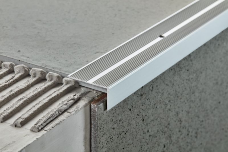 Aluminium Trappetrinprofil 200 cm Guld Mat
