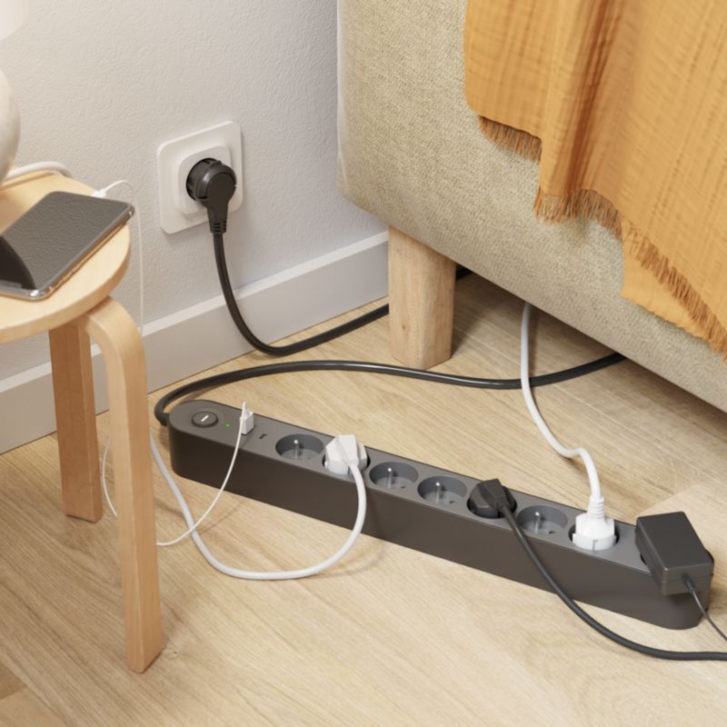 Jacobsen boligforlængerledning med 8 jordede stik og USB, 1,5 m