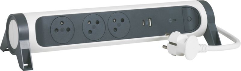 Legrand boligforlængerledning med 3 jordede stik og USB AC, 1,5 m