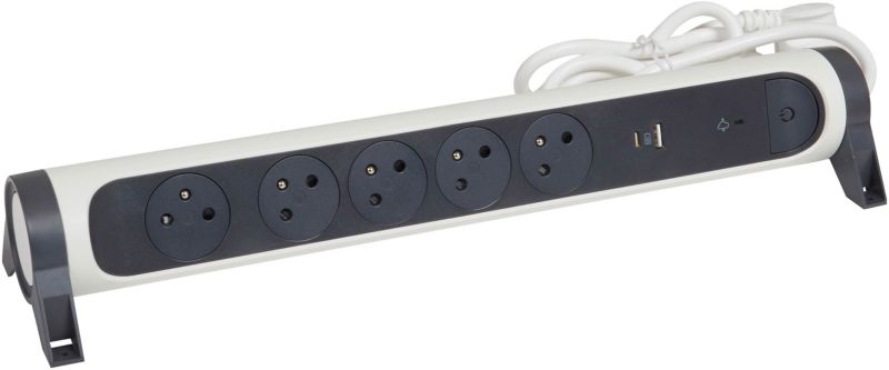 Legrand boligforlængerledning med 5 jordede stik og USB AC, 1,5 m