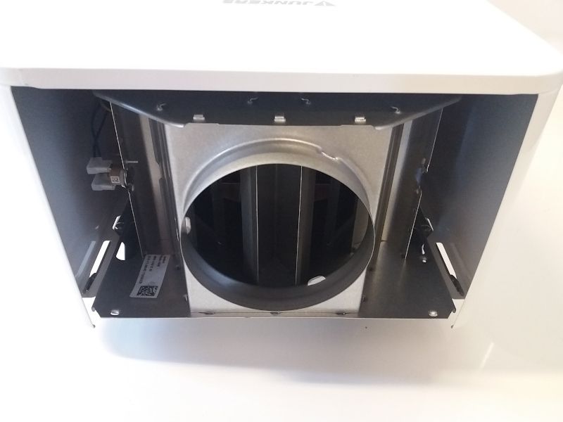 Gennemstrømningsvandvarmer WRD 9-4KB 23 59x31 cm Hvid