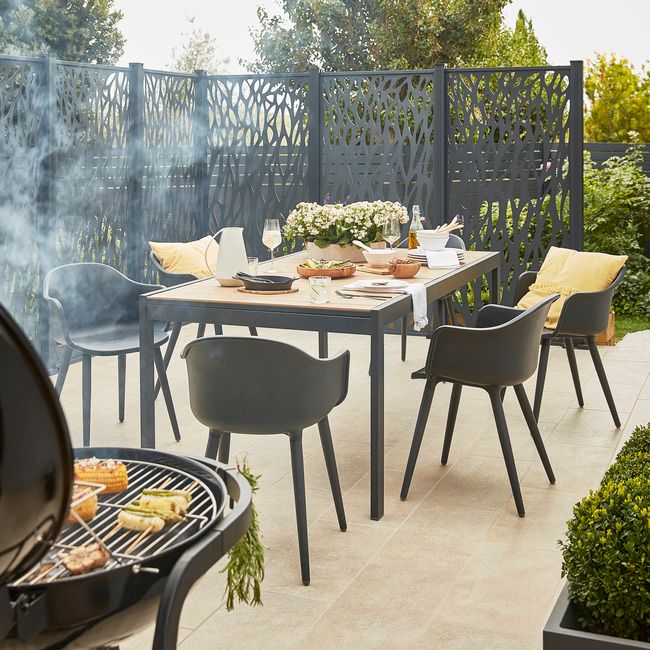 GoodHome Neva aluminiumsramme med vandrette lameller