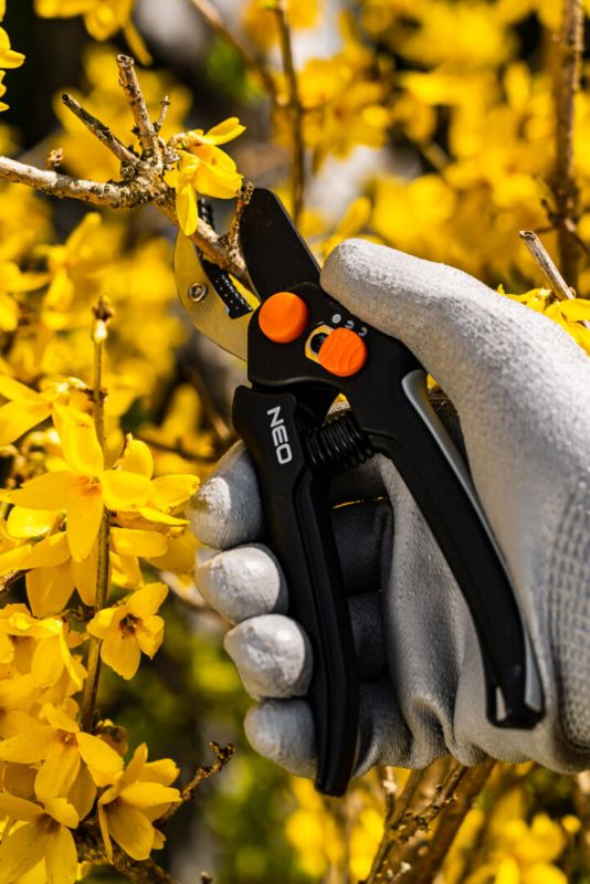 NEO TOOLS arbejdshandsker i skærebestandigt polyesterstrik, str. 8, grå, 1 par