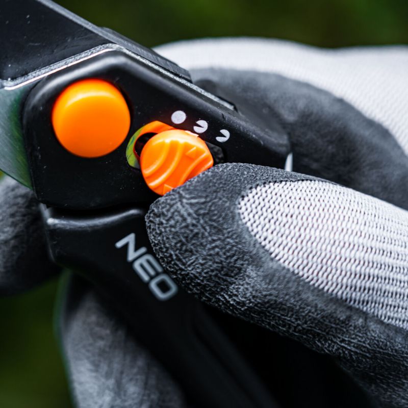 NEO TOOLS arbejdshandsker i nylon med latexbelægning, størrelse 9, grå, 1 par