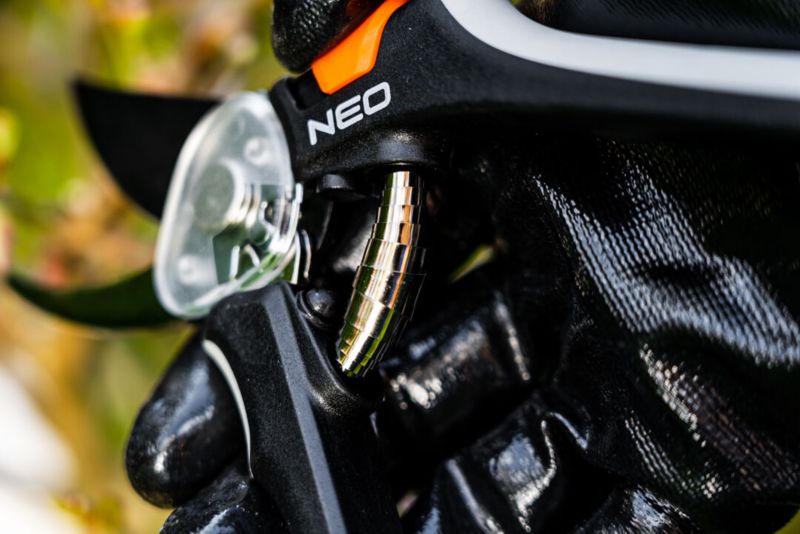 NEO TOOLS arbejdshandsker i nylon med nitrilbelægning, str. 9, grå, 1 par