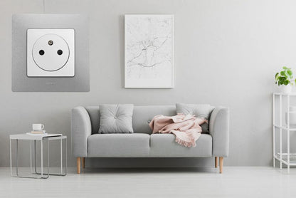 Enkelt ramme Legrand Niloe i aluminium