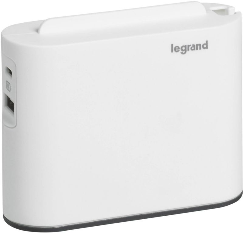 Legrand forgreningsstik med 2 stik og USB, AC, hvid/sort