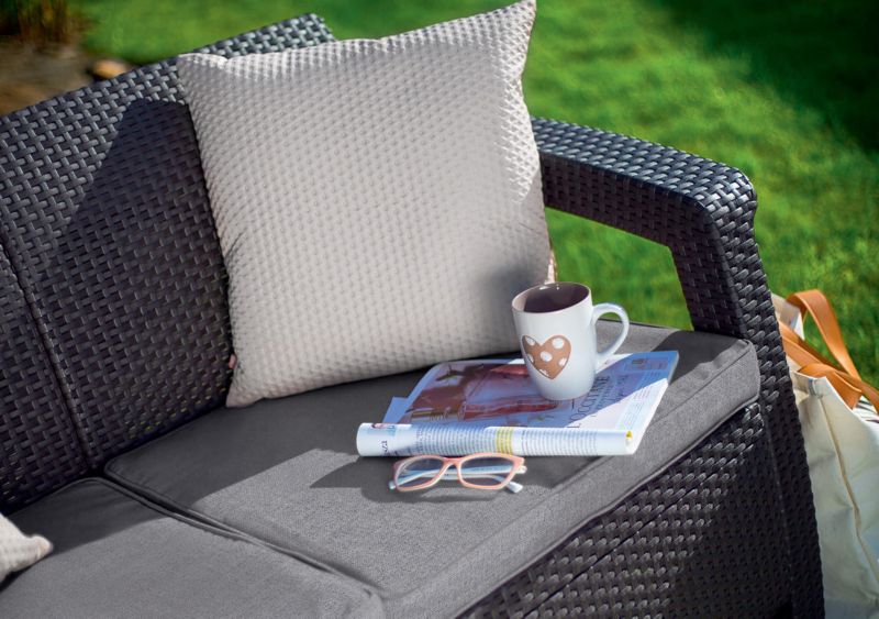Keter Corfu Love Seat 2-personers have sofa i grafit, 1 stk.