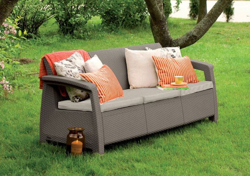 Keter Corfu Love Seat 3-personers have sofa i cappuccino, 1 stk.