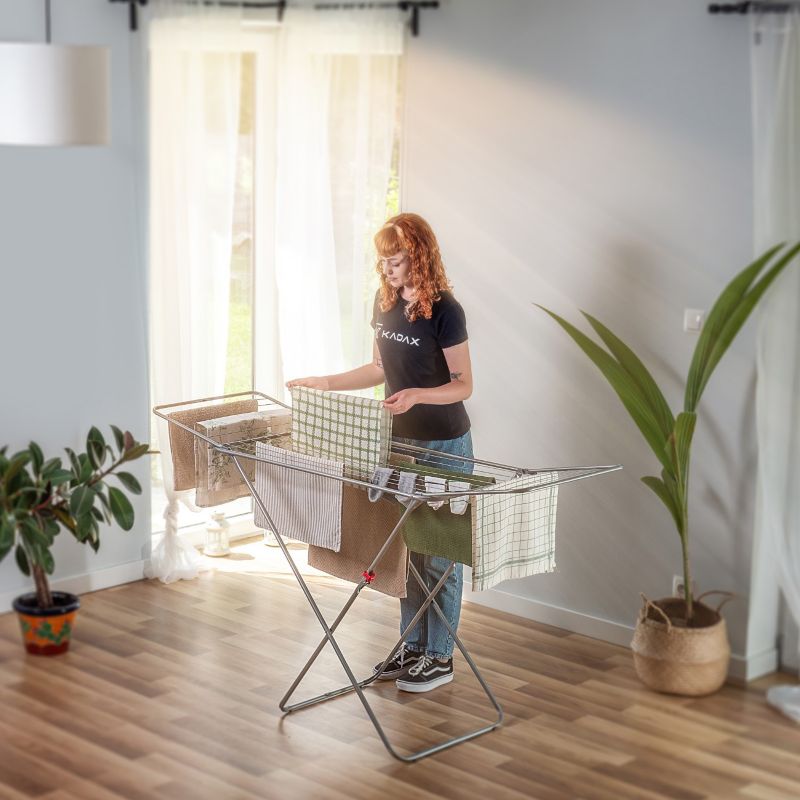Stabil fritstående tørrestativ KADAX med 18 m tørresnor – foldbart og rummeligt til tøj og undertøj