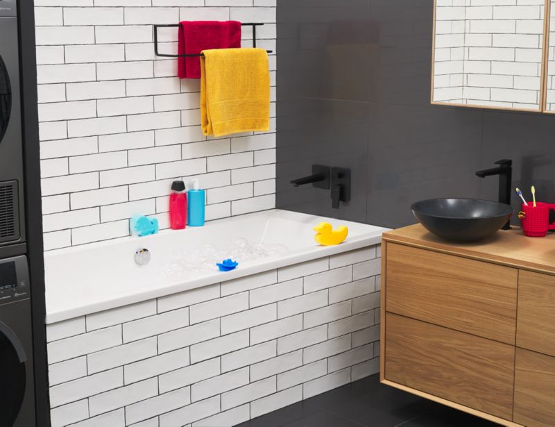Væghængt skab GoodHome Avela 20 cm med 3 hylder i træ