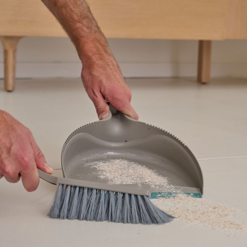 Fejebakke med kost GoodHome