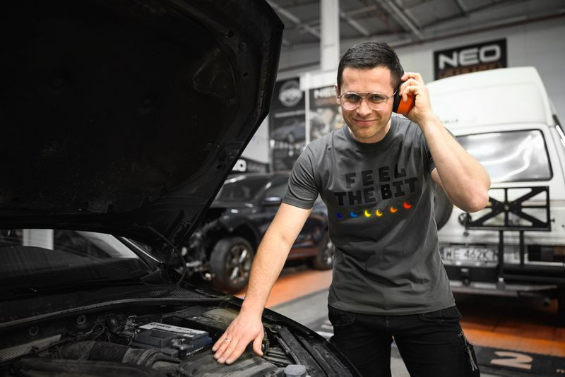 NEO TOOLS Feel the Bit t-shirt med tryk, grå, str. M, 1 stk.