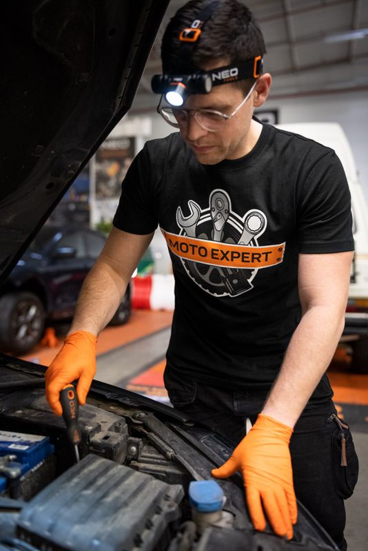 NEO TOOLS Moto Expert L t-shirt med tryk, sort, 1 stk.