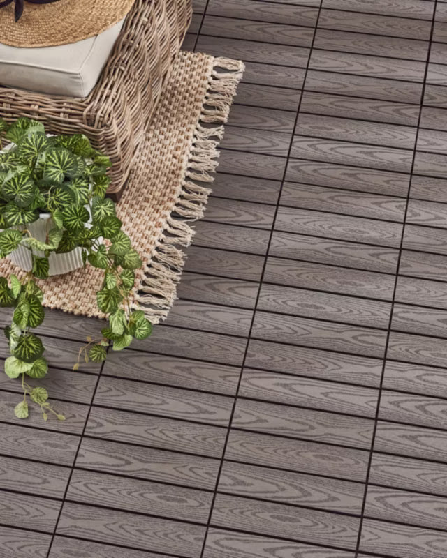Terrassefliser Atessa 30x30 cm WPC Komposit 0,9 m²
