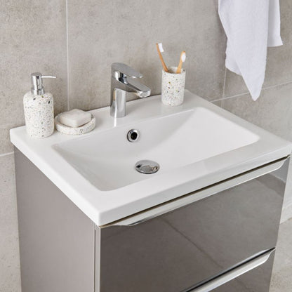 Keramisk vask GoodHome Nira 60 cm med bundventil