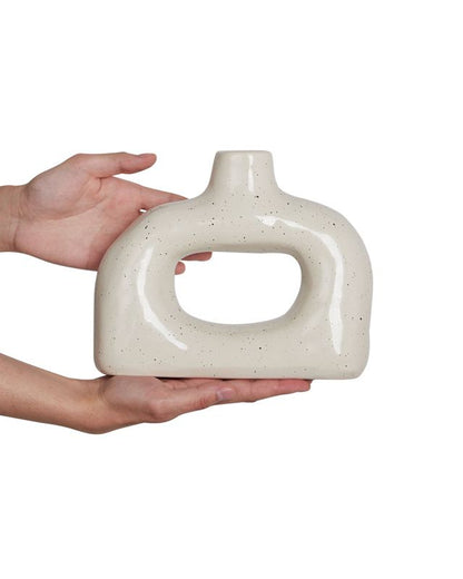 Mooneye keramik vase i knækket hvid, 1 stk.