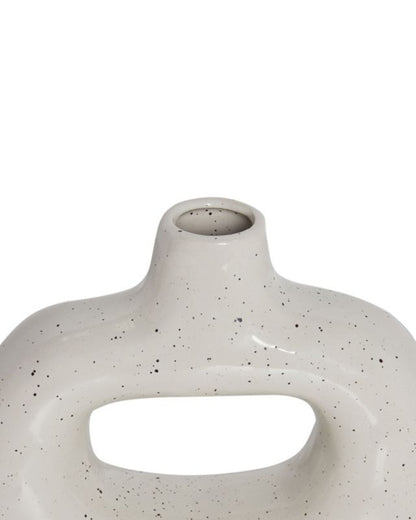Mooneye keramik vase i knækket hvid, 1 stk.