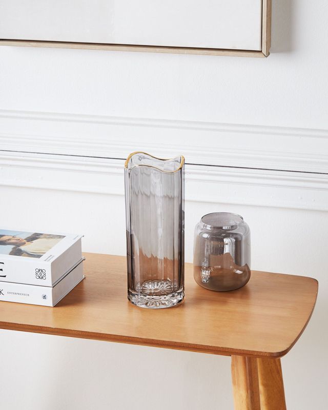 Perdiki vase til blomster i gråt glas, 1 stk.