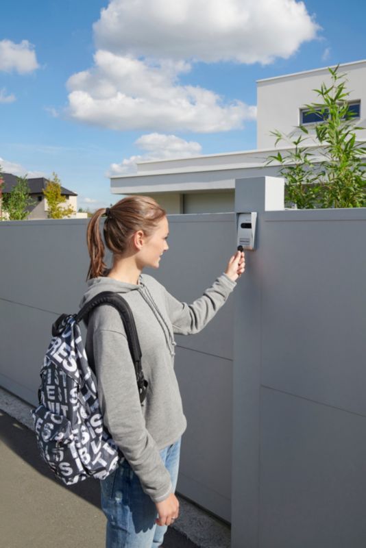 Elektronisk videodørtelefon Blyss Vid-Intcoms E-6 til udendørs brug med kortlæser